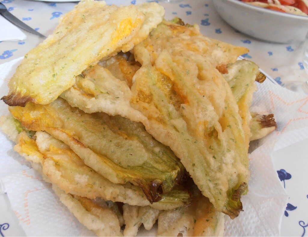 Fiori di zucchine fritti in pastella