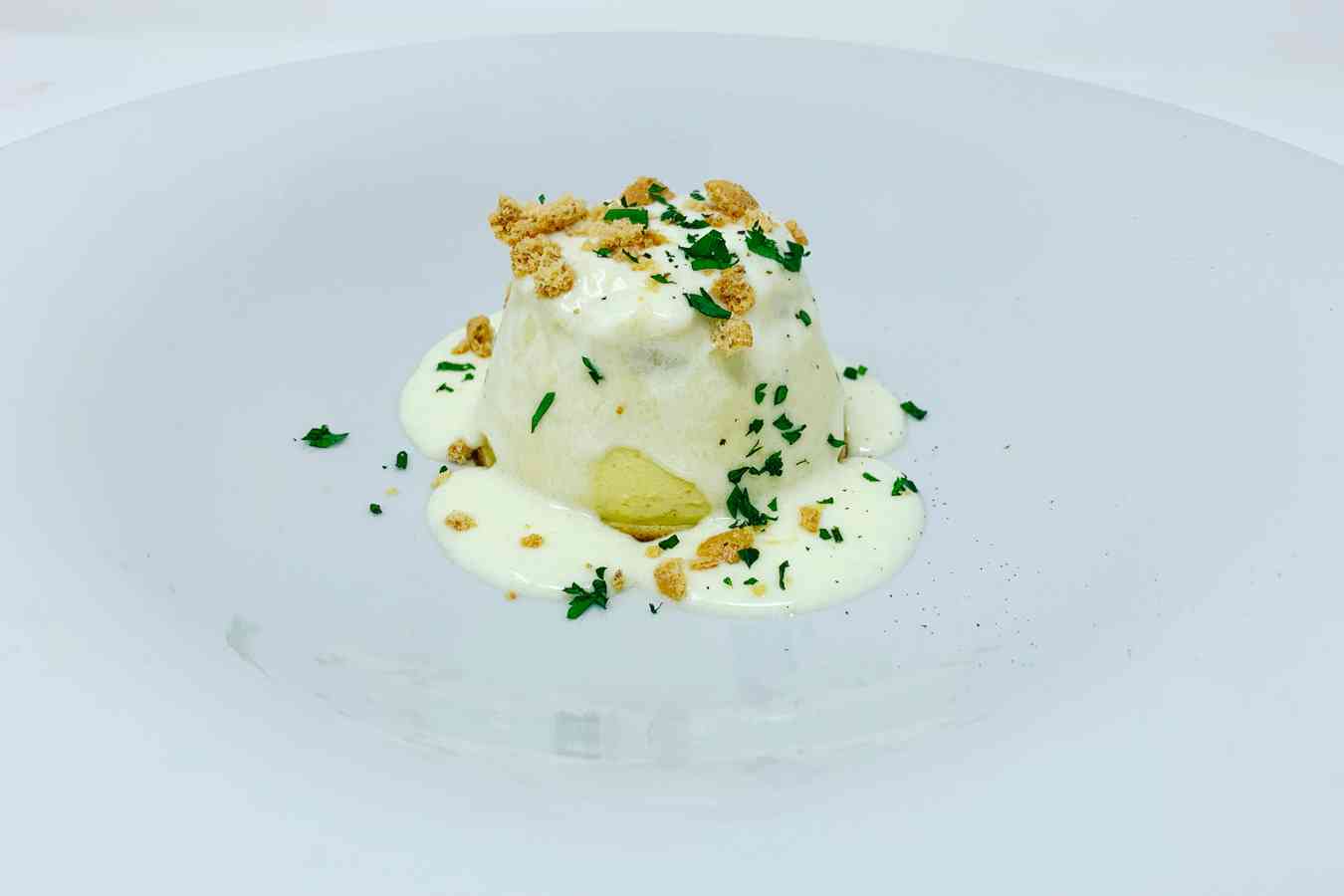 Flan di topinambur, salsa al provolone dop e amaretti