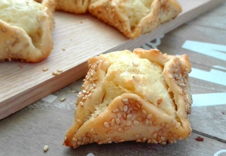 Flaounes: focaccine cipriote al formaggio