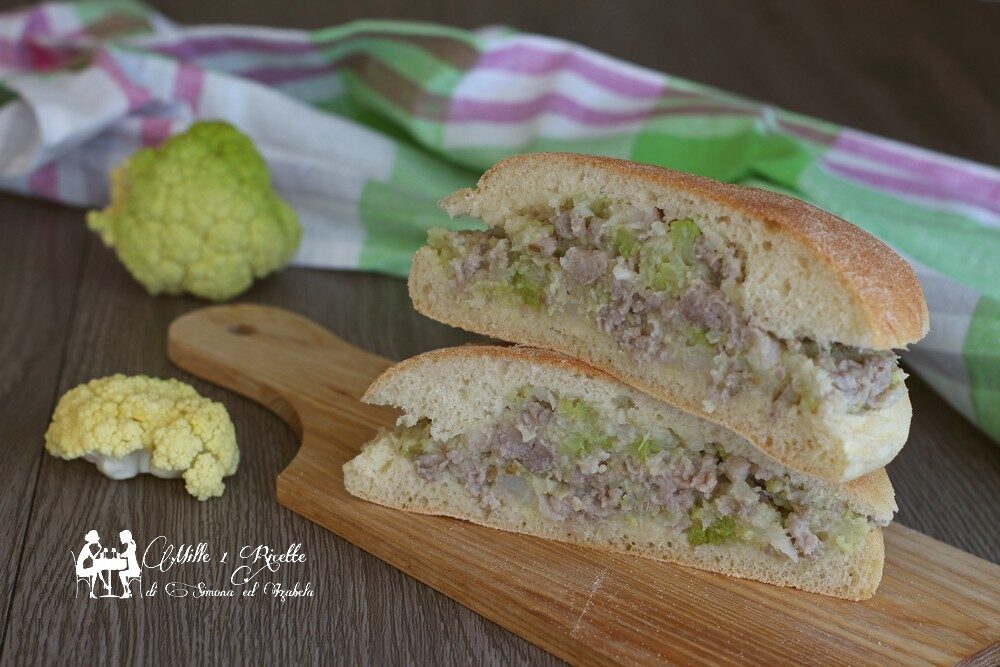 Focacce con salsiccia e cavolfiore