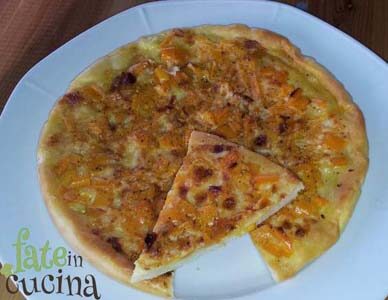 Focaccia ai peperoni e certosa
