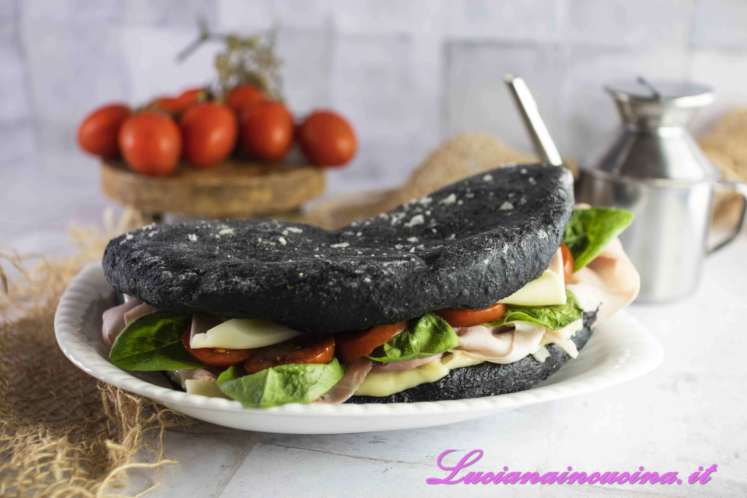 Focaccia al carbone in friggitrice ad aria