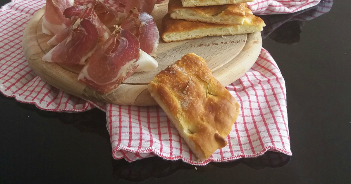Focaccia al rosmarino e olio evo
