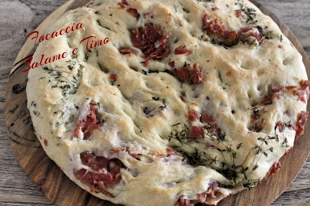 Focaccia al salame e timo