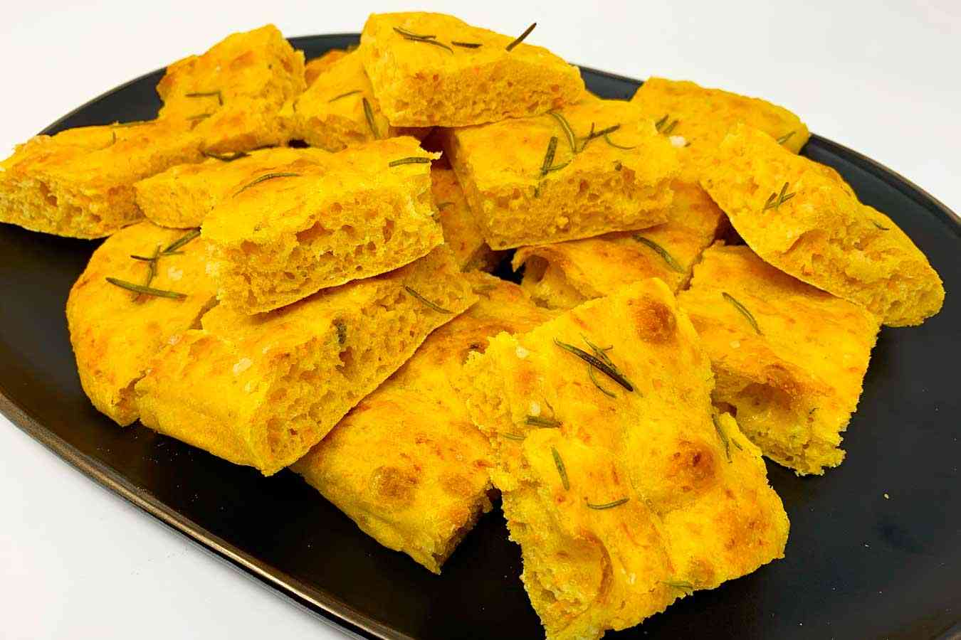 Focaccia alla zucca e rosmarino