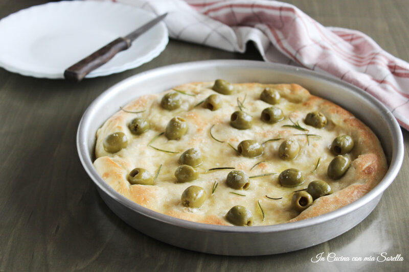 Focaccia alle olive – lievitato sfizioso