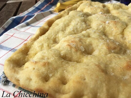 Focaccia allo stracchino