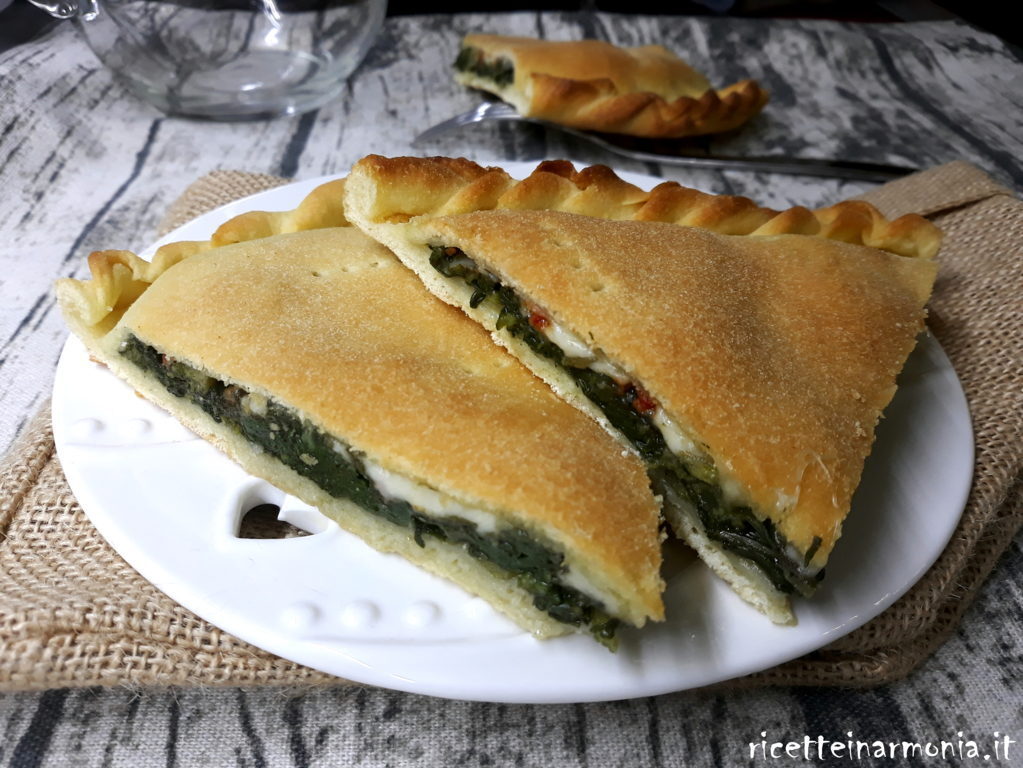 Focaccia con bietole e formaggio filante
