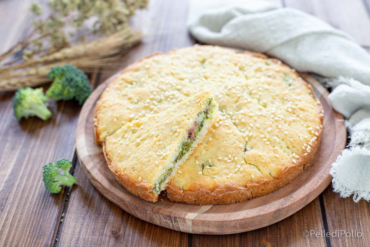 Focaccia con broccoli e salsiccia
