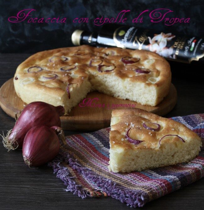 Focaccia con cipolle di tropea