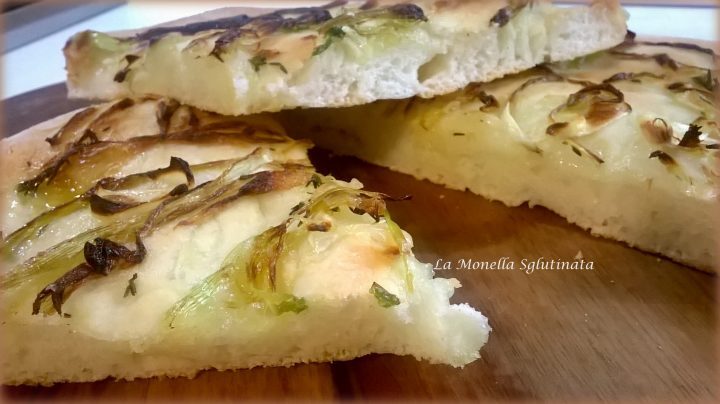 Focaccia con cipollotti e timo senza glutine