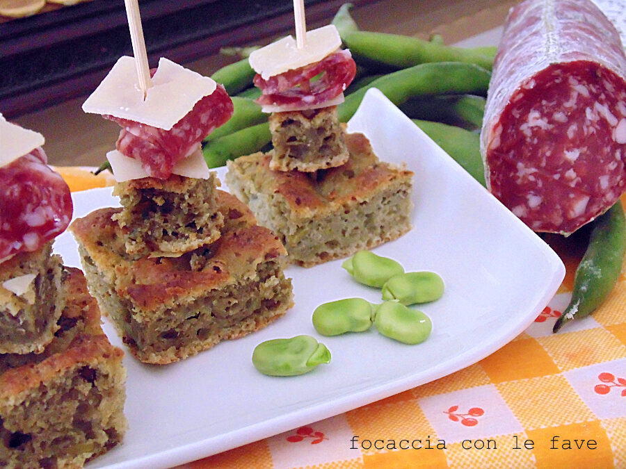 Focaccia con fave e pecorino