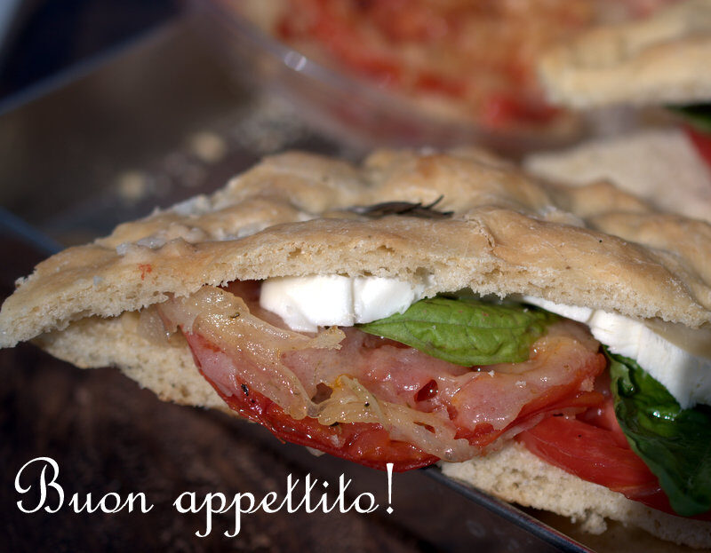 Focaccia con frittelle di pomodoro