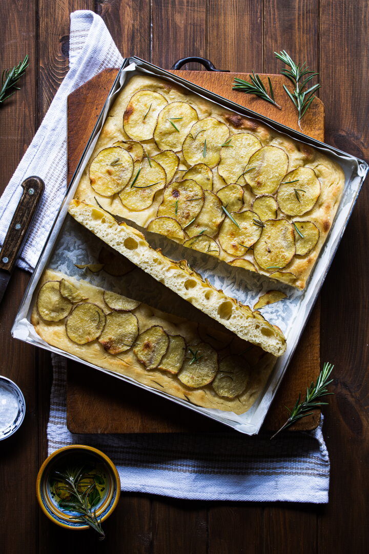 Focaccia con patate e rosmarino