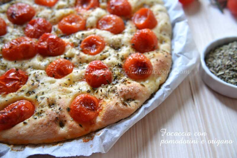 Focaccia con pomodorini e origano siciliano