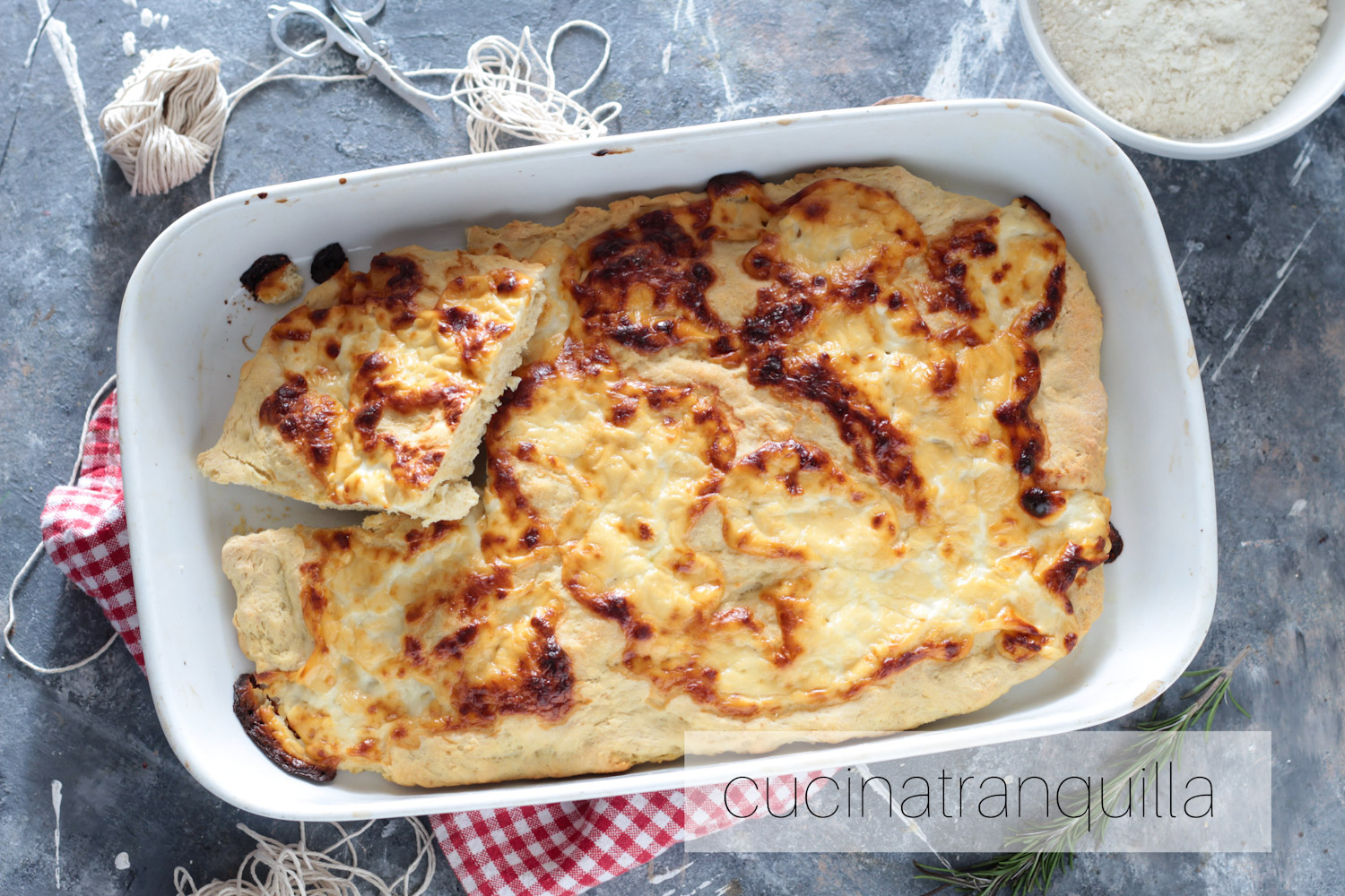 Focaccia con stracchino senza lunga lievitazione