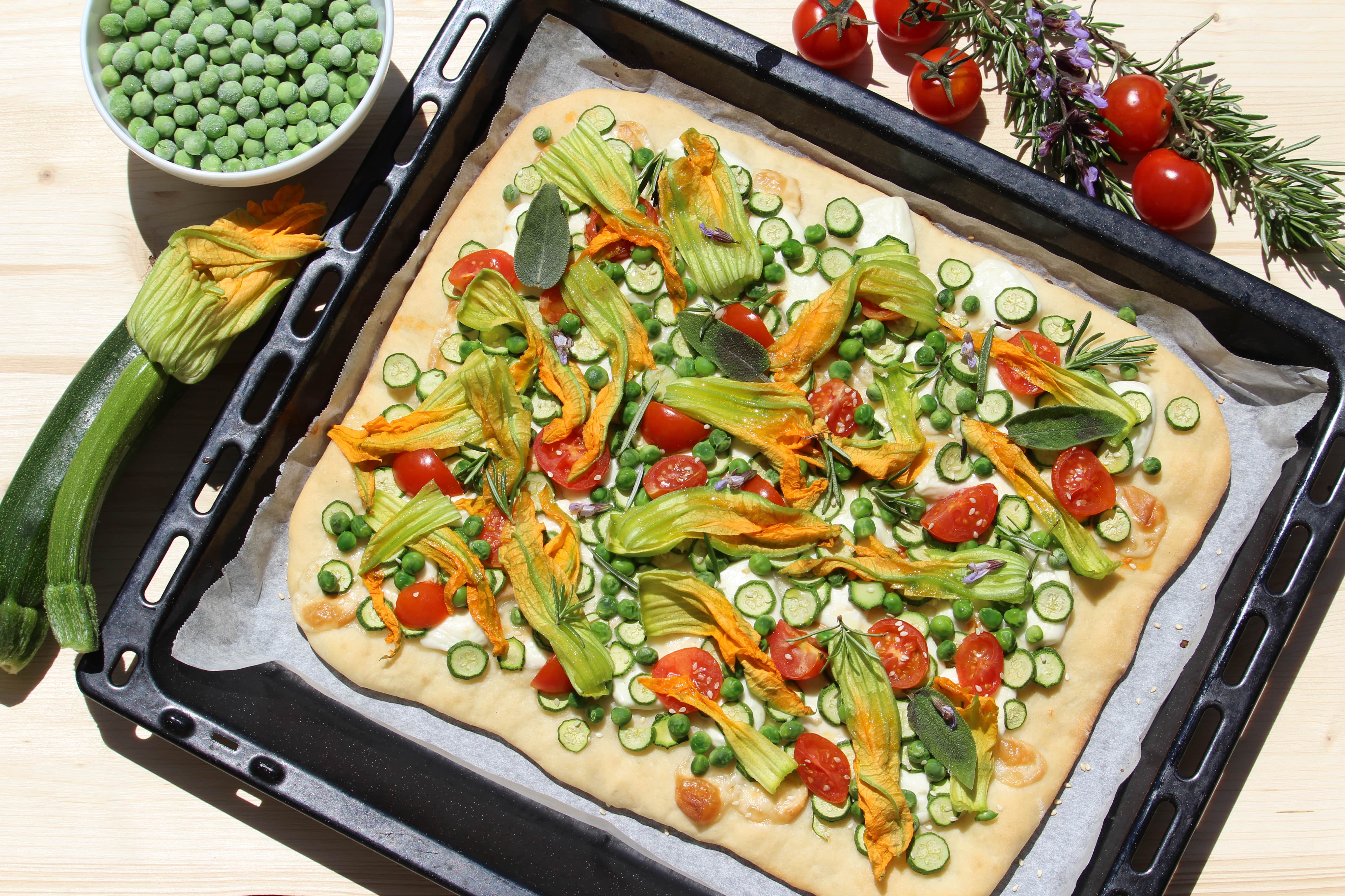 Focaccia con verdure di stagione