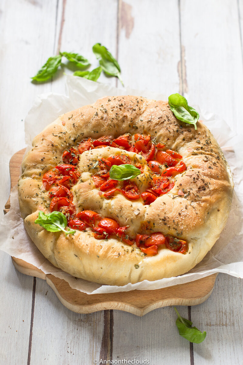 Focaccia contorta (ricetta focaccia arrotolata)
