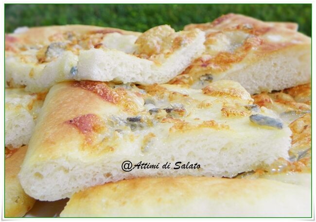 Focaccia di patate al gorgonzola
