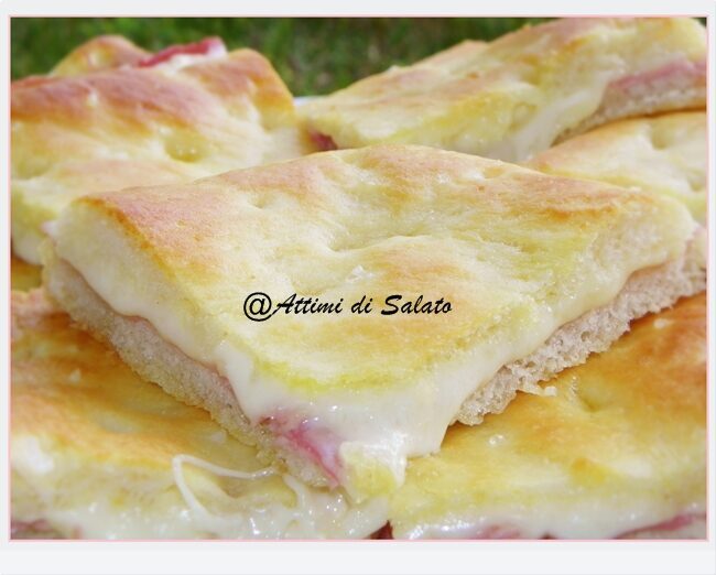 Focaccia di patate farcita