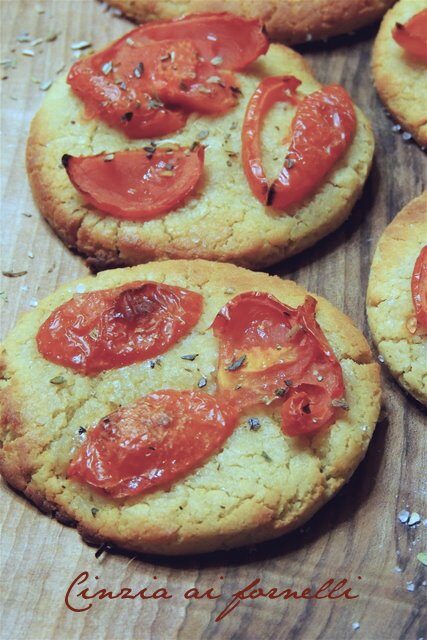 Focaccia di quinoa con pomodorini