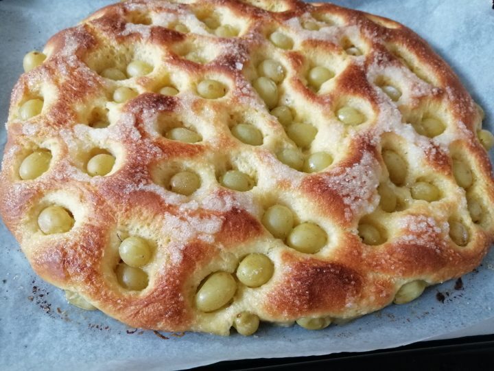 Focaccia dolce all’uva
