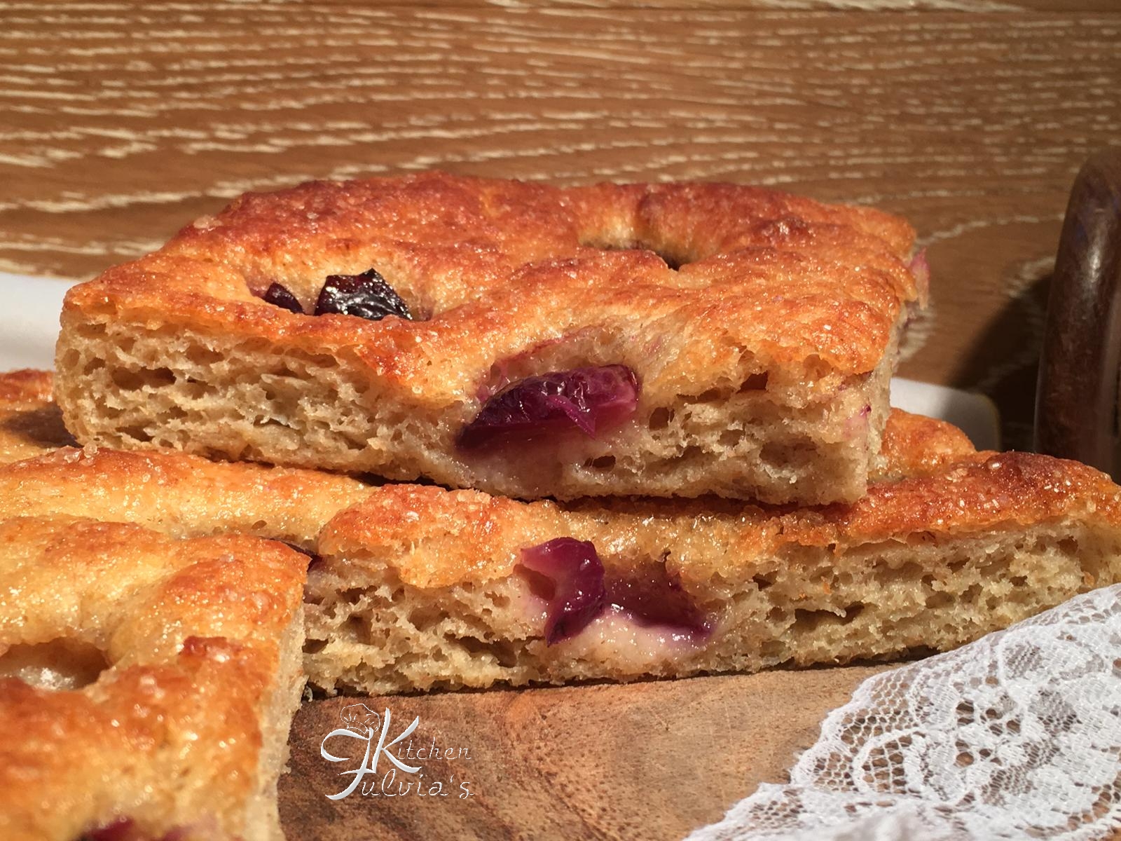 Focaccia dolce sofficissima all’uva