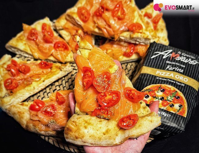 Focaccia estiva: salmone e pomodorini
