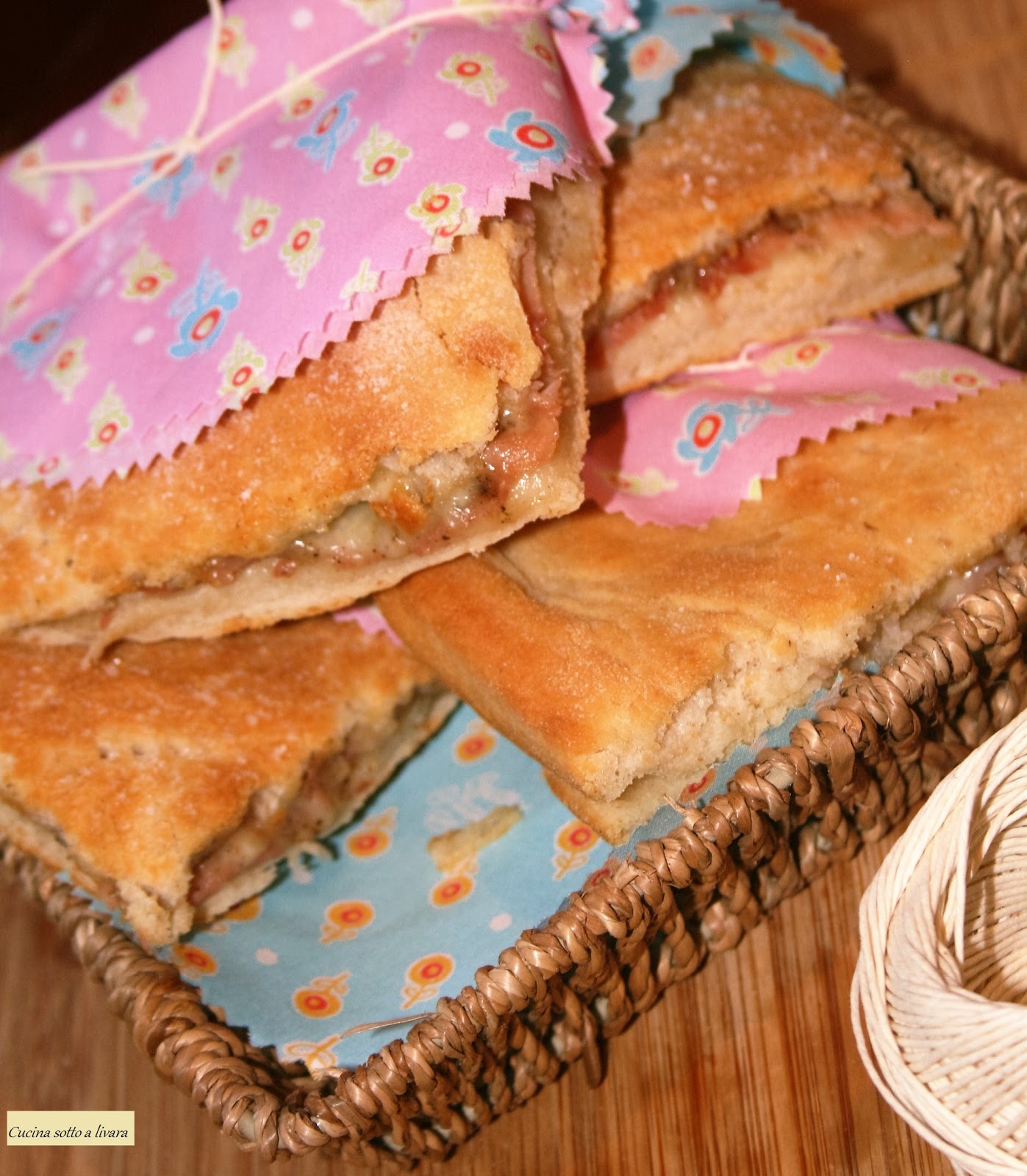Focaccia farcita