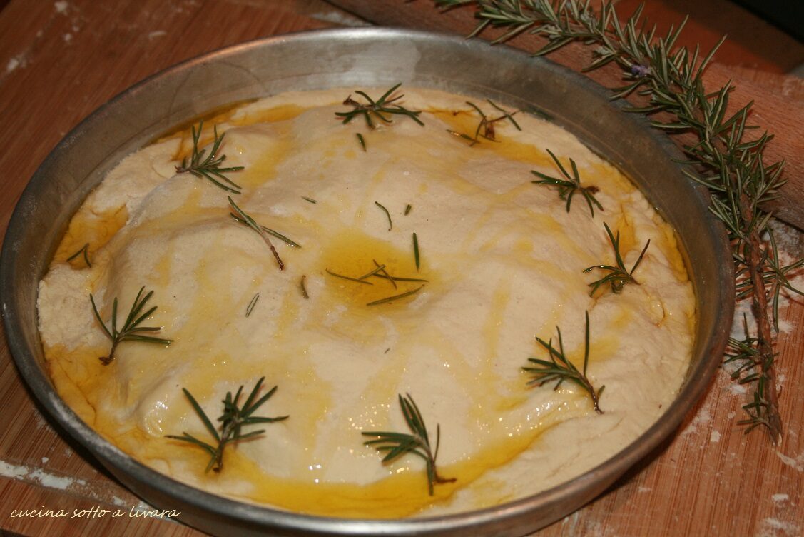 Focaccia farcita senza lievito
