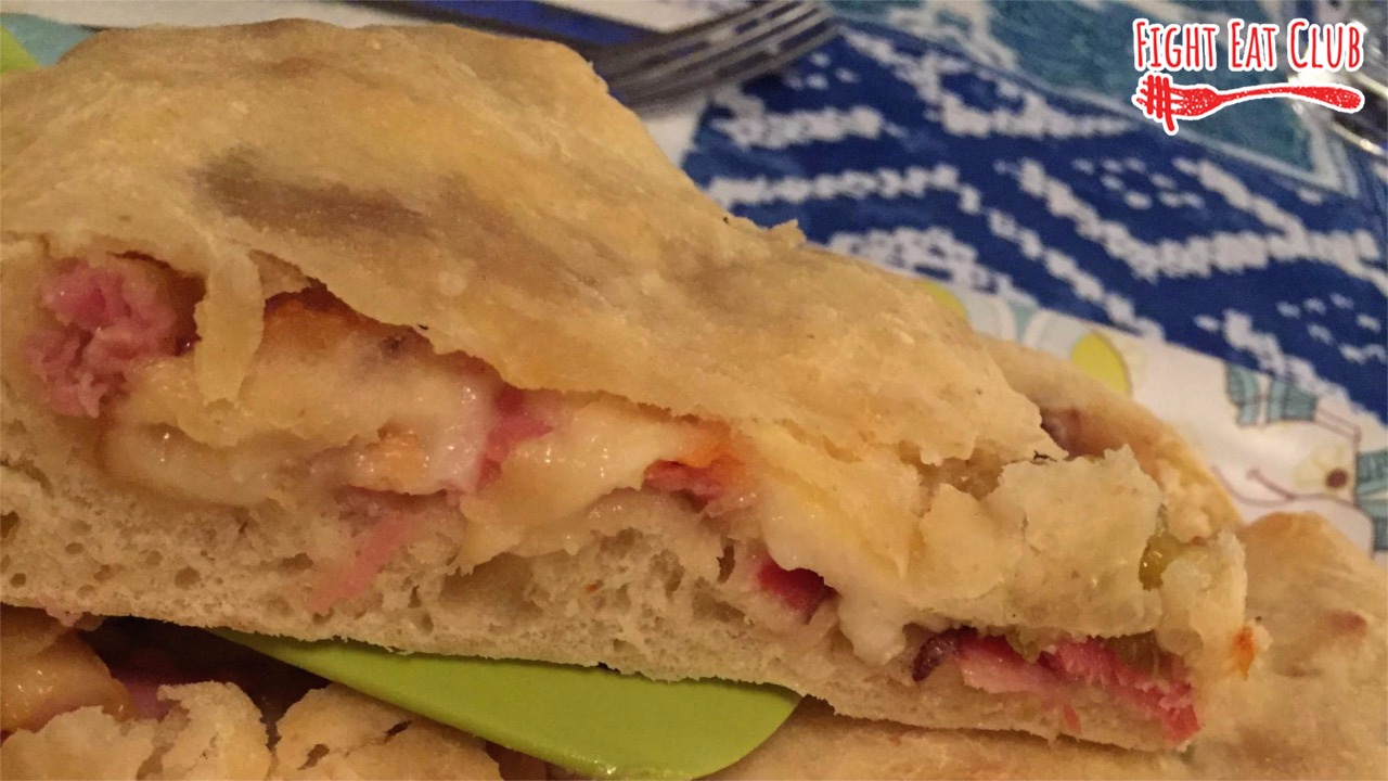 Focaccia fichi, speck e scamorza affumicata