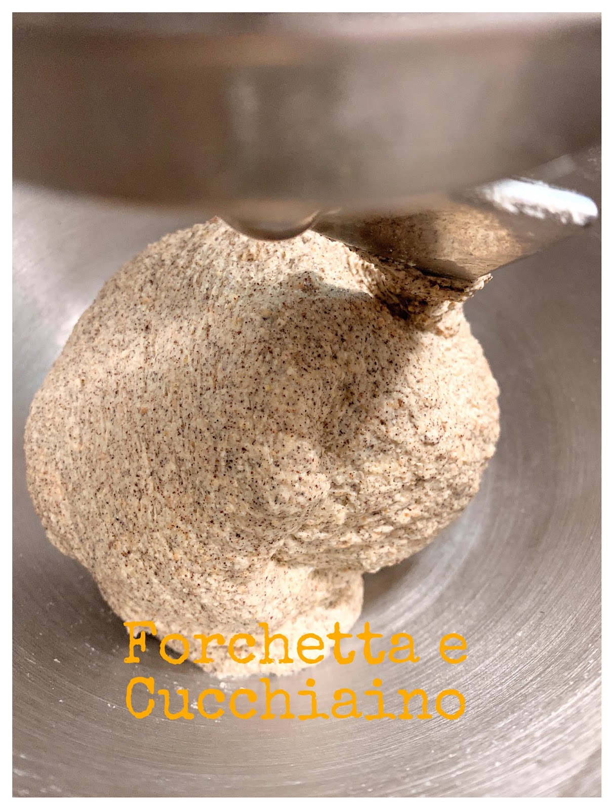 Focaccia genovese alle cipolle dorate, ai 5 cereali e canapa integrale.