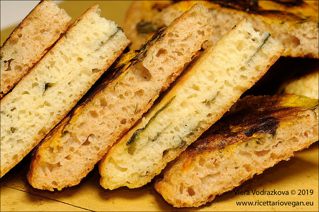 Focaccia in padella senza glutine a due gusti
