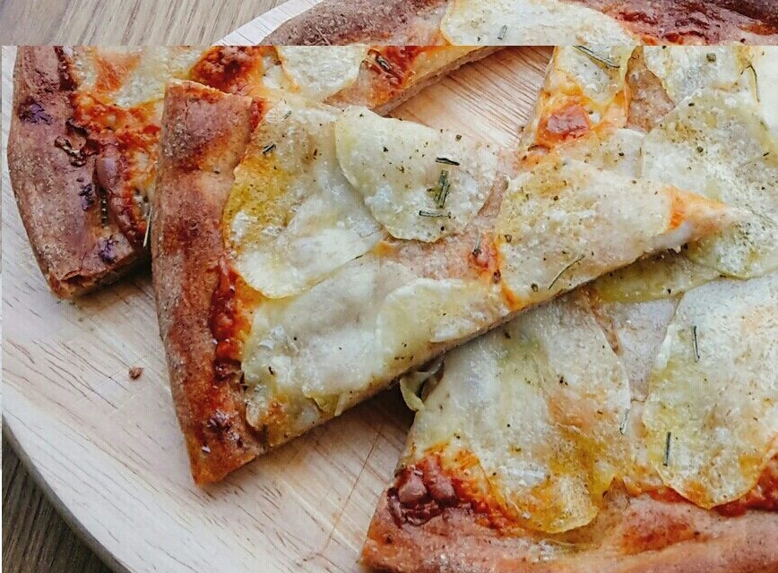 FOCACCIA INTEGRALE con PATATE E SCAMORZA
