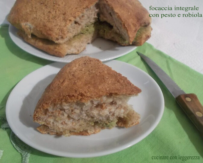 Focaccia integrale con pesto e robiola – lievito madre