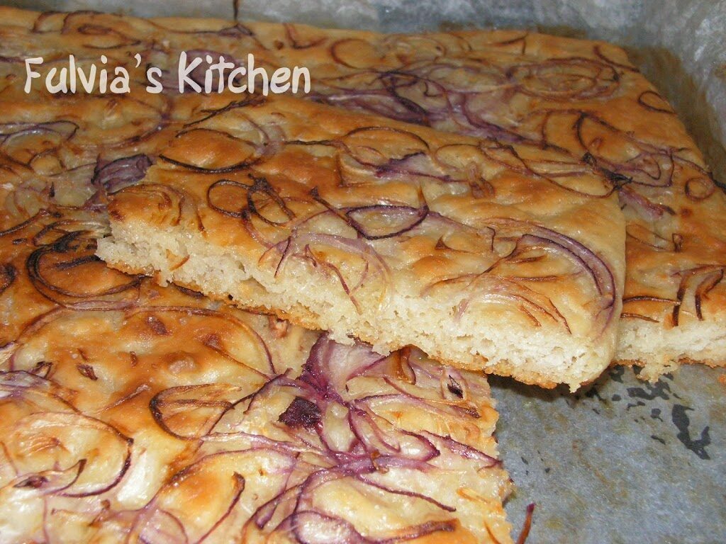 Focaccia ligure con cipolle rosse di tropea