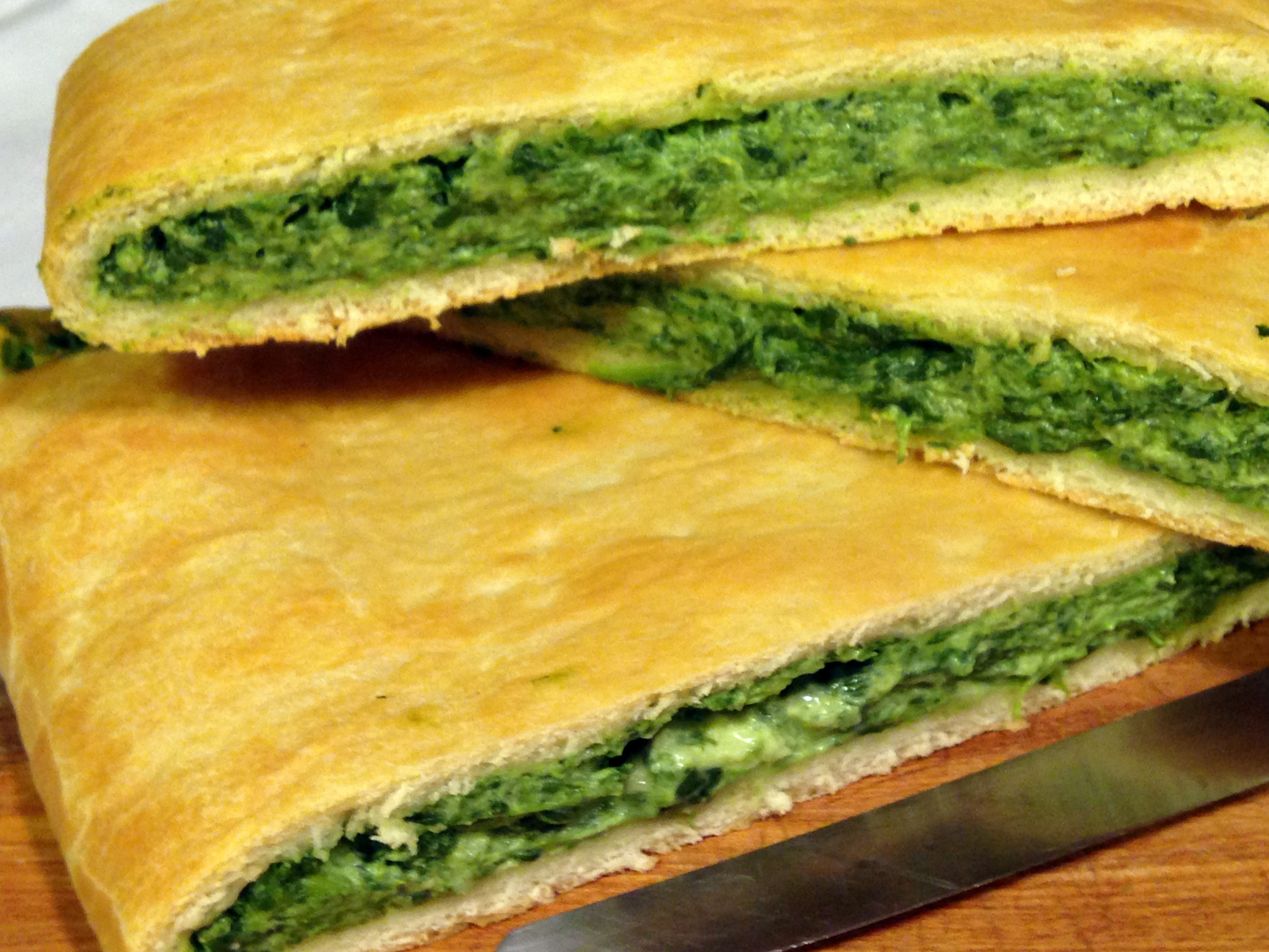 Focaccia ripiena con spinaci e ricotta
