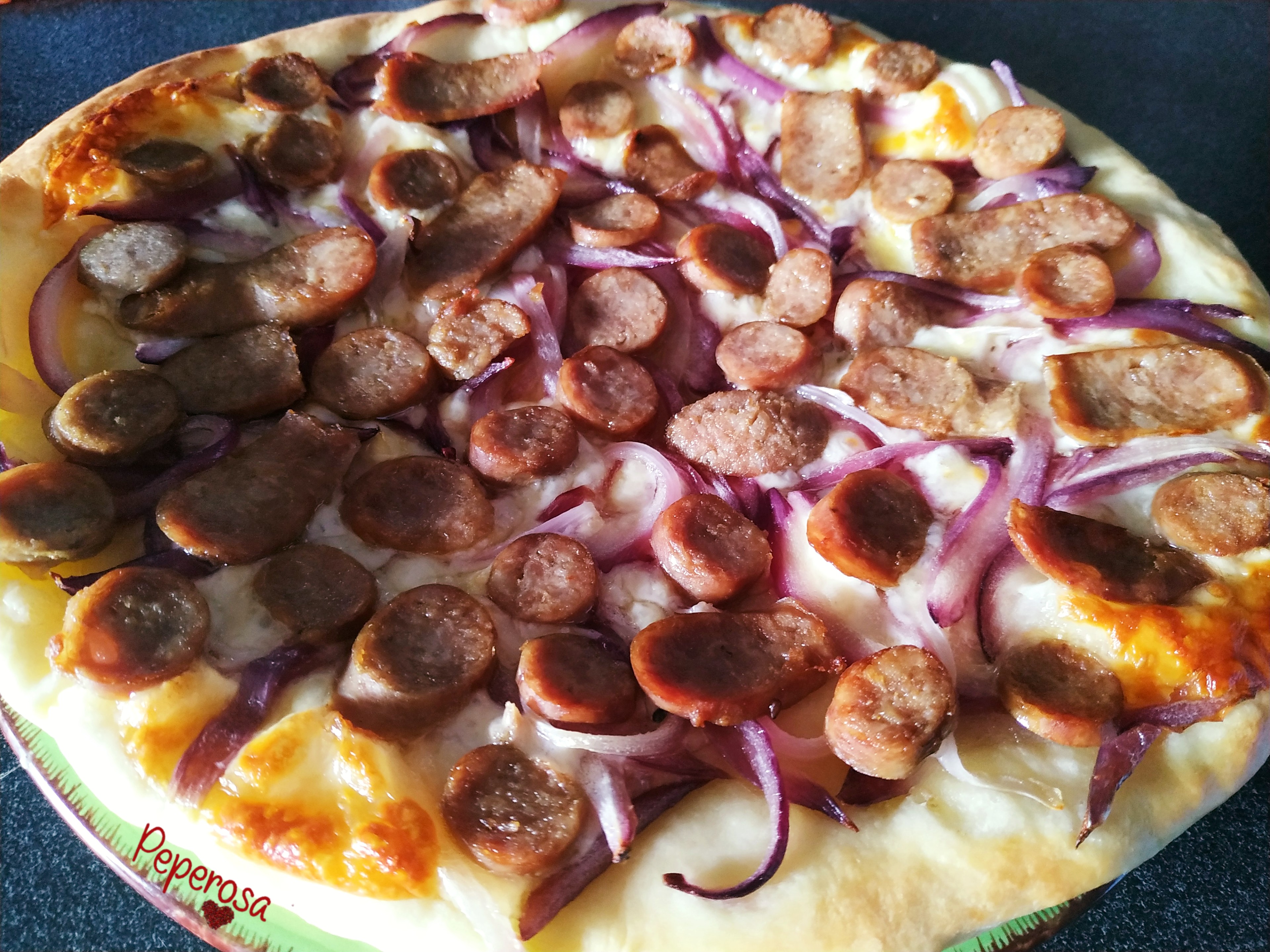 Focaccia salsiccia e cipolla