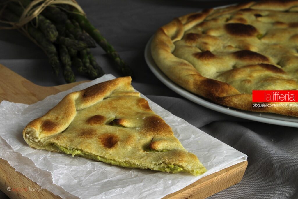 Focaccia senza lievito agli asparagi