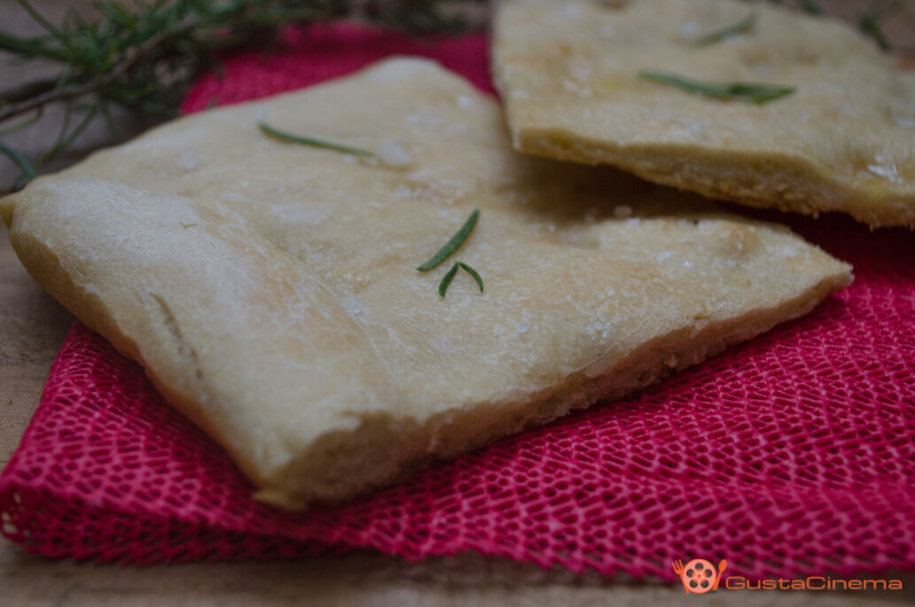 Focaccia senza lievito olio e rosmarino