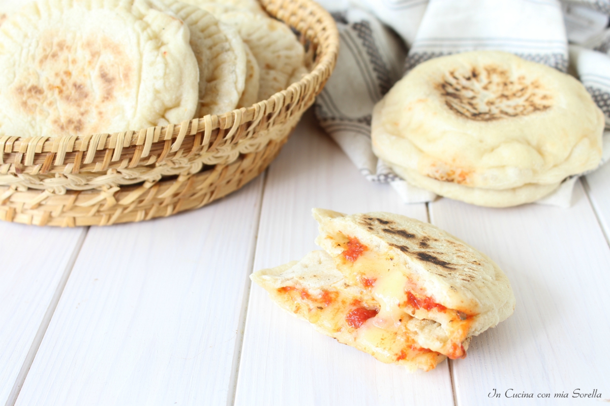 Focaccine alla pizzaiola in padella