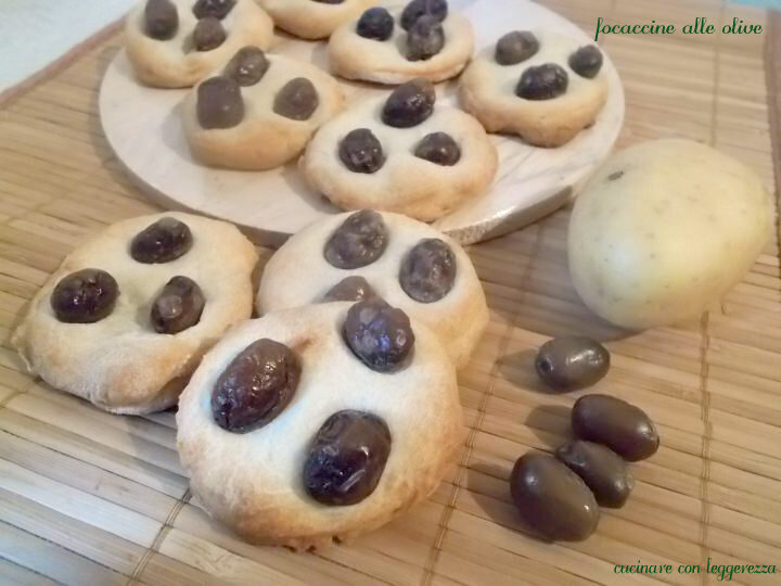Focaccine alle olive – lievito madre