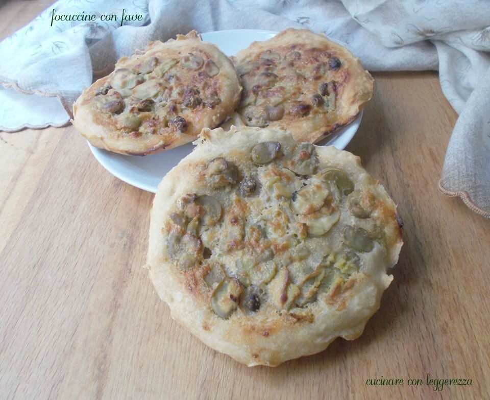 Focaccine con fave – lievito madre
