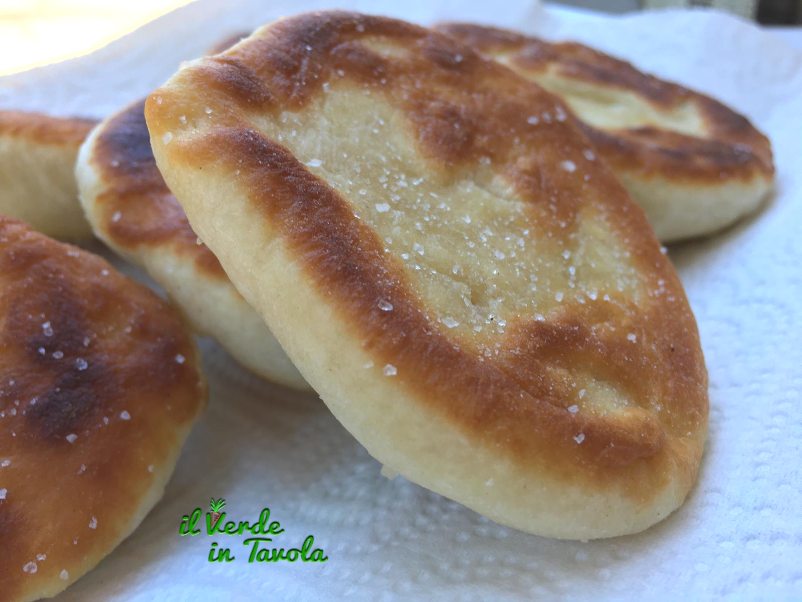 Focaccine con pasta madre in padella