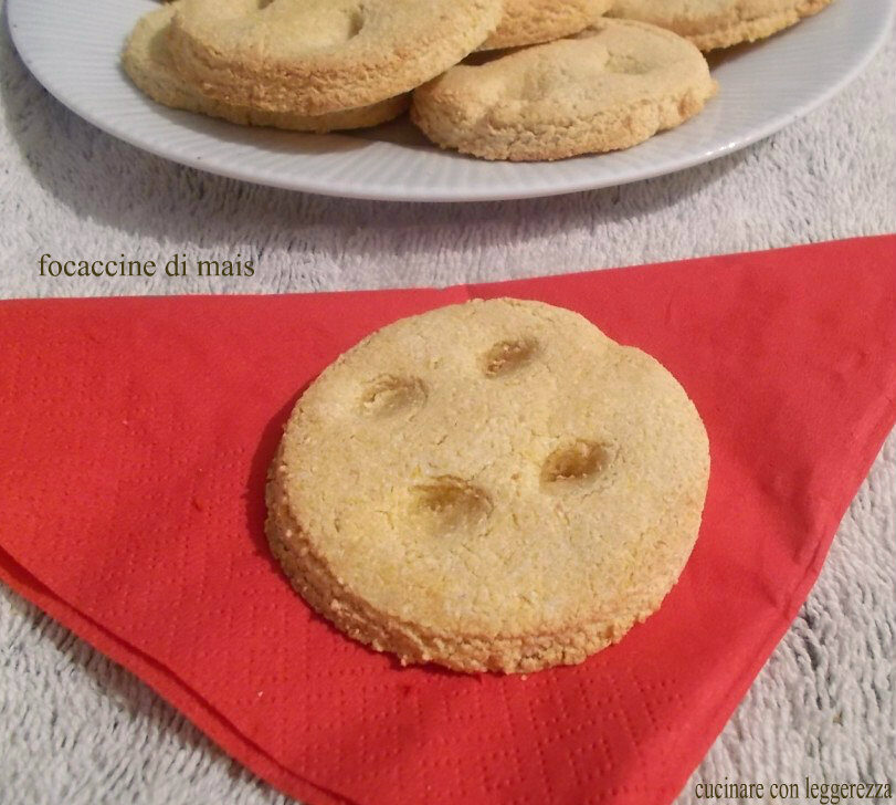 Focaccine di mais – lievito madre