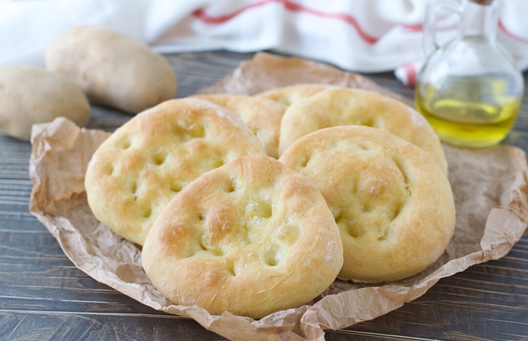 Focaccine di patate e semola