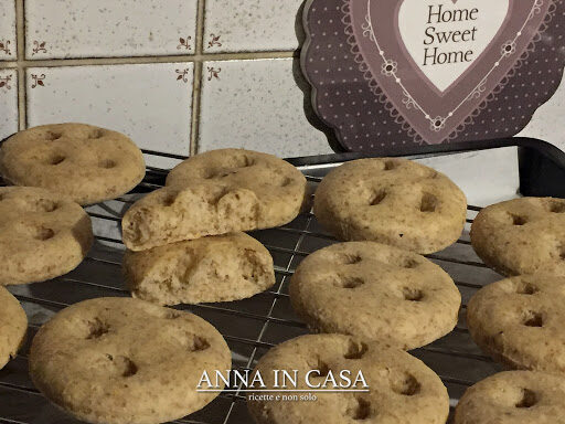 Focaccine integrali con o senza bimby