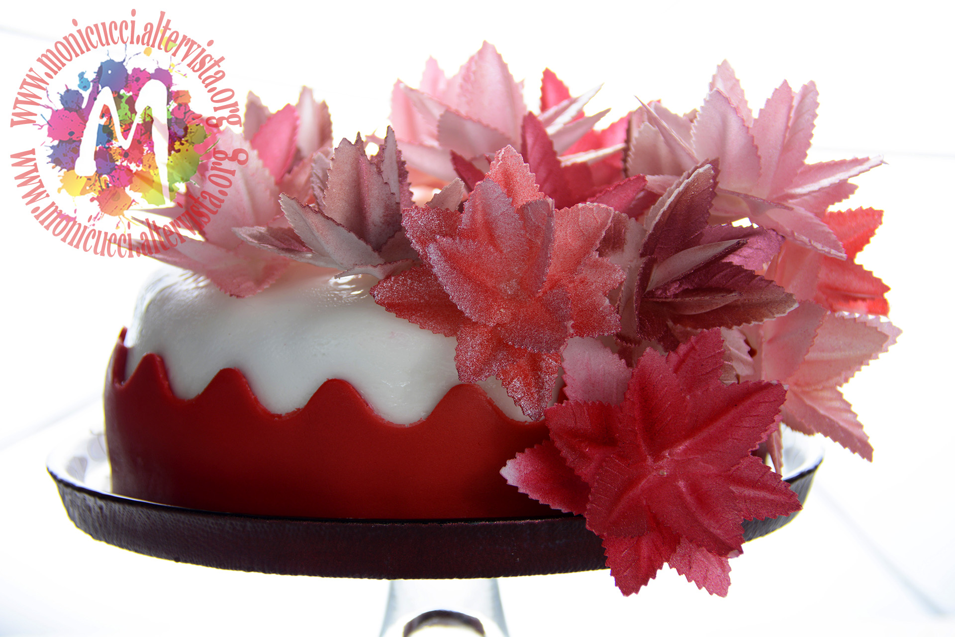 Fondente di cioccolato con cuore di fiordilatte e fragole