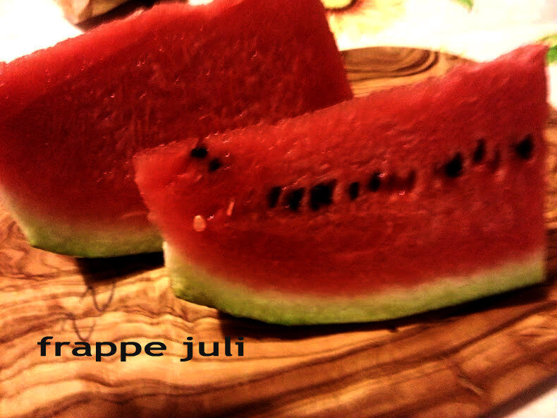 Frappè di anguria, frullato di anguria drink di anguria, rinfrescante.