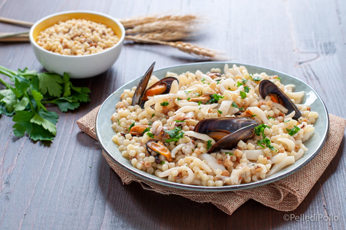 Fregola con cozze e seppie